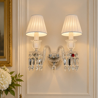 Applique murale vintage à 2 têtes en tissu plissé et cristal facetté, style luxe léger français, pour villa, chambre, chevet, couloir, hôtel