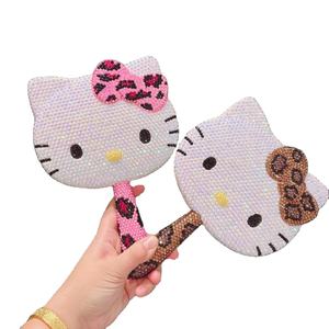 Specchio con Manico Incorniciato <span class=keywords><strong>Hello</strong></span> Kitty, Stampa Leopardata con Diamanti, in ABS Argento, Regalo di Compleanno Personalizzato per Migliore Amica o Fidanzata - Product Image 1