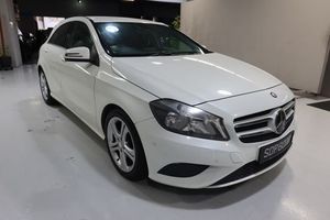 Mercedes-Benz <span class=keywords><strong>Classe</strong></span> <span class=keywords><strong>A</strong></span> Hatchback <span class=keywords><strong>2015</strong></span> d'<span class=keywords><strong>occasion</strong></span>, automatique, sièges en cuir, conduite à droite, intérieur sombre, <span class=keywords><strong>prix</strong></span> abordable à vendre - Product Image 4