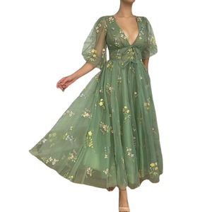 Vestido de Noche Largo y Sexy para Mujer, Estilo Europeo y Americano, Verde, Bordado Floral, Chifón, Mangas Abullonadas, Cuello en V - Product Image 5