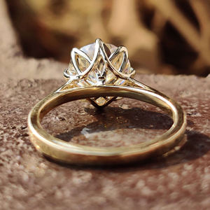 Anillo solitario de tulipán de diamante cultivado en laboratorio personalizado, joyería para mujer, superventas, anillo de compromiso de corte brillante redondo chapado en oro de 18 quilates - Product Image 2