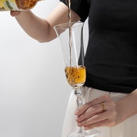 Verre à pied haut en cristal soufflé à la main, style luxe léger européen, transparent, pour hôtels et bars
