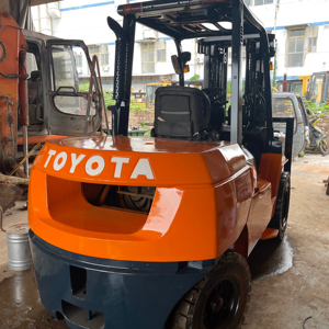 รถยก5TON โตโยต้าใหม่เครื่องยนต์โตโยต้าของแท้ใช้งานในสภาพดีสำหรับฟาร์มอุตสาหกรรมเครื่องยนต์ดีเซล - Product Image 2