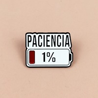 Épinglette en émail amusante 'Paciencia 1% Battery' à l'humour espagnol 'Faible Patience', décorative pour veste et sac à dos, cadeau humoristique unique