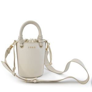 Sac à main en cuir PU végétalien de luxe personnalisé OEM à bas quantité minimale de commande pour les femmes sac à bandoulière minimaliste sac seau de mode pour dames - Product Image 5