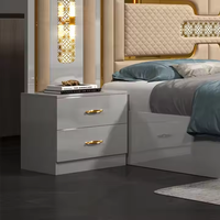 Ensemble de meubles de chambre à coucher de luxe moderne King-Size avec rangement, table de chevet, coiffeuse et armoire tendance à 5+ tiroirs pour l'école