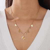 Pendentif Papillon Éthéré, Breloque Chaîne Irrégulière, Collier Élégant Plaqué Or, Magnifique Bijou pour Femme, Vente en Gros TGXL14889