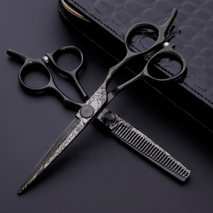 Ensemble de ciseaux de coiffeur à impression noir, 440C, vente en gros, d'usine professionnelles, pour coiffure, offre spéciale - Product Image 1