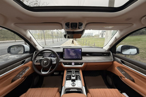 2024 GWM Tank 500 Hi4-T SUV Cinese, Nuovo Veicolo Ibrido Elettrico con Cambio Automatico, Turbo, Interni in Pelle, R19, Guida a Sinistra, Tetto Panoramico Scuro - Product Image 6