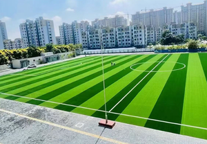 หญ้าเทียมสีเขียวธรรมชาติ ทนทานต่อรังสียูวี ทนต่อการสึกหรอ คุณภาพสูง เหมาะสำหรับสนามฟุตบอล - Product Image 6