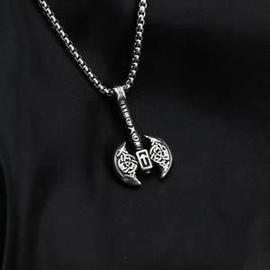 Collar con Colgante de Espada Vikinga de Acero Inoxidable para Hombre, Diseño Geométrico Retro Asimétrico, Joyería de Regalo para Combinar con Ropa - Product Image 1
