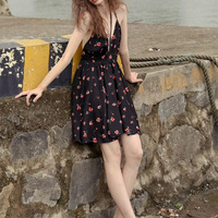 Robe mini d'été à imprimé floral, col halter en V profond, cintrée à la taille, fluide, pour les vacances à la plage, personnalisable OEM