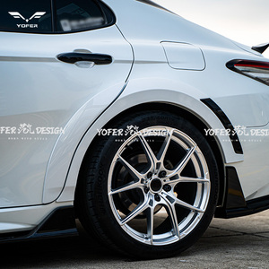 Accessoires d'usine pour Toyota Camry : Élargisseurs d'ailes blancs et noirs pour modèles SE, XSE, LE, XLE, Hybride - Product Image 4