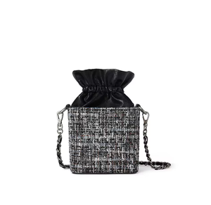 Sac seau élégant en cuir PU pour femme avec chaîne métallique, motif floral, logo personnalisé, sac bandoulière tendance pour femme, vente en gros d'usine - Product Image 1