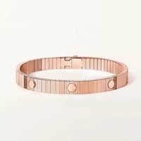 Bracelet en acier élastique Love Screw