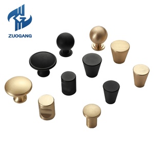 Poignées et Boutons de Meubles Modernes Noir et Or pour Commodes, Armoires et Meubles de Cuisine - Alliage d'Aluminium Durable, Écologique et de Qualité Hôtelière - Product Image 1