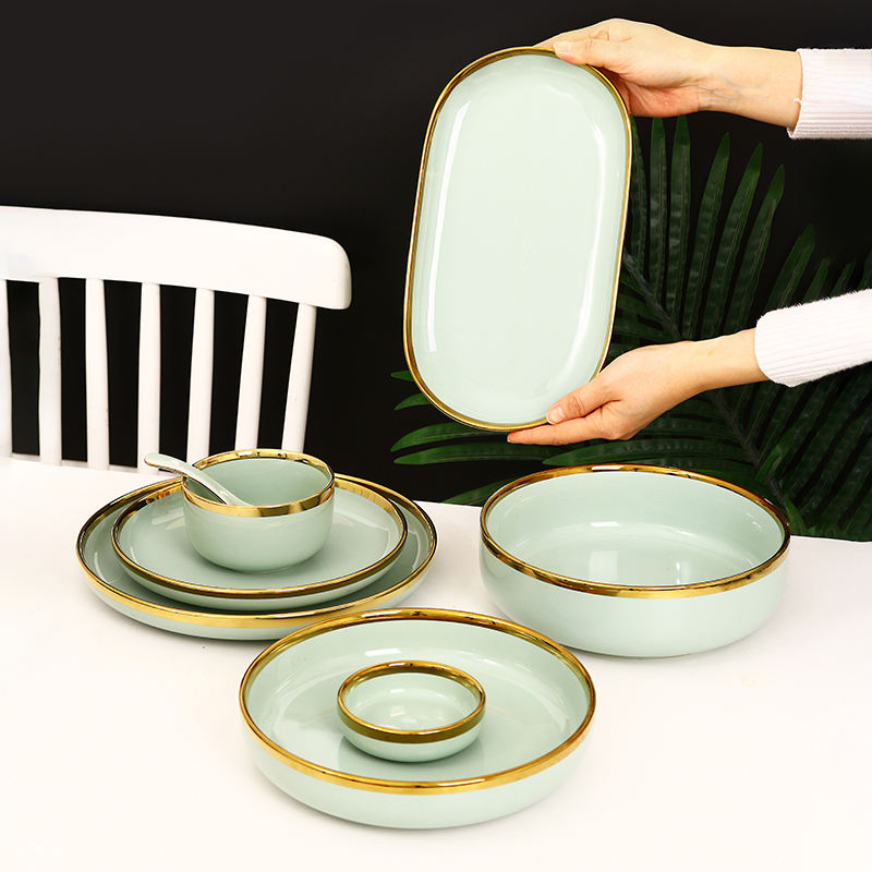 สีเขียวอ่อน