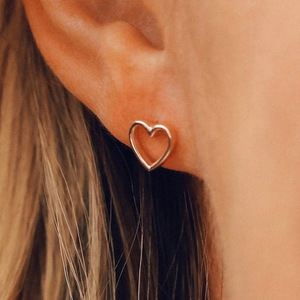 Eleganti Orecchini a Cuore Minimalisti, Gioielli da Donna alla Moda per Uso Quotidiano, Regalo Chic - Product Image 4
