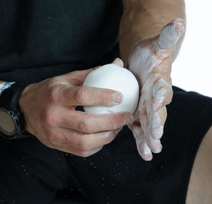 <span class=keywords><strong>Bola</strong></span> <span class=keywords><strong>de</strong></span> tiza <span class=keywords><strong>de</strong></span> gimnasio <span class=keywords><strong>seca</strong></span> con logotipo personalizado, empuñadura <span class=keywords><strong>de</strong></span> carbonato <span class=keywords><strong>de</strong></span> magnesio recargable para levantamiento <span class=keywords><strong>de</strong></span> pesas, bolsa embalada, producto <span class=keywords><strong>de</strong></span> entretenimiento deportivo - Product Image 1