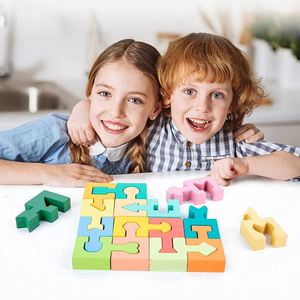 Jeu d'entraînement à la concentration coloré de 16 pièces, formes géométriques à associer, puzzles en bois créatifs pour les tout-petits - Product Image 2