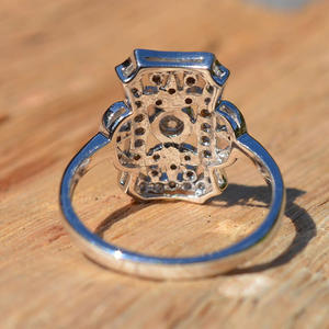 Anillo de Diamantes de Oro Blanco para Mujer T0727, Corte Brillante Redondo, Color G Natural, Joyería de Compromiso - Product Image 5