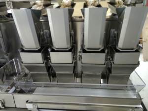 Confezionatrici a 8 teste con combinazione lineare a più teste di patate e pomodoro e aglio - Product Image 3