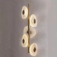 Lampe à LED Hôtel de luxe Chambre à coucher Lit Lustre Acrylique Usine Petit Eclairage Suspendu Personnalisé Lampes Dorées