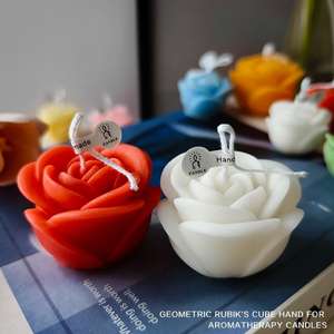 Bougie parfumée à la rose faite à la main et de forme originale pour offrir aux filles et pour les vœux de fêtes - Product Image 5