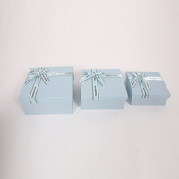Boîte d'emballage de luxe pour fleurs de rose, de haute qualité, recyclable, avec revêtement UV, laminage mat, gaufrage et ruban