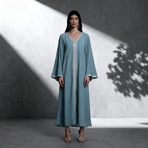 Abaya élégante personnalisée en polyester avec strass thermocollants de qualité supérieure pour femmes musulmanes, vente en gros - Product Image 1