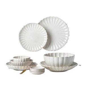 UIBFCWN Lot De 8 Assiettes à Dessert, 20cm Assiettes Plates Porcelaine, Plats De Service En Céramique Pour Gâteau, Salade, Pâtes, Pain, Fruits, Convient à Micro-ondes Et Lave-vaisselle