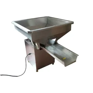 Vibration Hopper Linked Feeding Conveyor for Puffed Food (Pumpkin Chips) in Food Industry, Smooth & Efficient Delivery