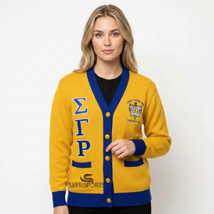 เสื้อคาร์ดิแกนถักไหมพรมปักลายสัญลักษณ์ชมรมแบบกำหนดเอง สไตล์วินเทจหนา แขนยาว คอวี กระดุมสองแถว สีเหลืองน้ำเงิน สำหรับผู้หญิง - Product Image 1