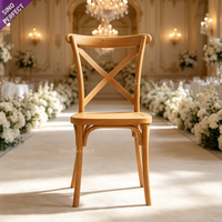 Chaise empilable en résine plastique couleur bois personnalisée en usine, dossier en rotin maillé, dossier croisé en X, pour réception de mariage et de fête