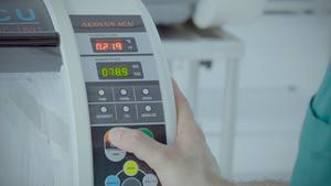 CEを備えたプロの自動調整可能なクリニックケア高圧酸素チャンバー動物の健康インキュベーター - Product Image 4