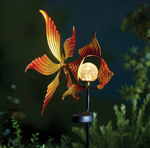 Bahçe Dekoratif Rüzgar Çarkı Döndürücü Güneş Enerjili Işıklı Metal Yel Değirmeni Japon Balığı Figürlü Reçine El Sanatları Güneş Enerjili Rüzgar Döndürücü - Product Image 3