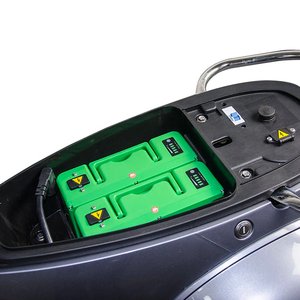 Scooter pour adultes avec une vitesse de 45 km/h et une batterie de 60 V - Pratique pour la conduite en voiture - Scooter à 2 roues pour la mobilité - Product Image 5