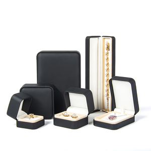 Boîte à <span class=keywords><strong>bijoux</strong></span> haut de gamme en similicuir PU de luxe avec couvercle pour collier et bagues - Product Image 2