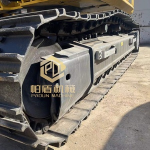 Excavatrice Komatsu PC450 d'occasion, 45 tonnes, grande excavatrice hydraulique sur chenilles, utilisée pour les travaux miniers, la construction et les terrassements. - Product Image 3