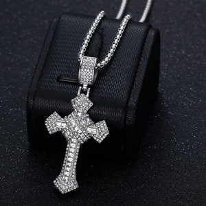 Colliers pendentifs pour hommes en acier inoxydable de style hip-hop gothique C&J, avec croix de Jésus et zircone cubique glacée, sans ternissement, cadeau - Product Image 4