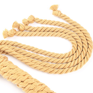 Productos para adultos, látigo de anillo de hierro para mujer, accesorios eróticos con borlas hechas a mano, látigo de escenario, látigo de estilo europeo y americano para hoteles. - Product Image 3