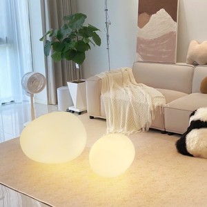 Lampe d'ambiance <span class=keywords><strong>LED</strong></span> moderne et minimaliste, style influenceur transfrontalier, en forme de <span class=keywords><strong>galet</strong></span>, à brancher, avec bouton de variation de trois couleurs et intensité variable, idéale comme cadeau de nuit - Product Image 4