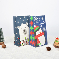 Sacs cadeaux de Noël rouges classiques personnalisés en papier recyclé avec pelliculage mat pour l'emballage de bougies artisanales et de cadres photo – Vente en gros