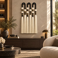 Décoration murale en forme d'arche avec pompons, art en fibre sculptural moderne fait à la main pour le hall d'hôtel, la villa et le salon