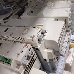 ACSM104AM073A43AUA0000018912 ACSM1-04AM-073A-4 3AUA0000018912 37KW 380V เครื่องแปลงความถี่ - Product Image 3