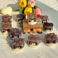 Offre spéciale de haute qualité sculpté à la main améthyste artisanat pierres précieuses améthyste grappe pierre brute avec lunettes sculptures pour la décoration