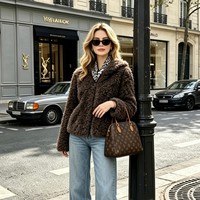 Veste en fourrure d'agneau pour femmes, doublée de peau de mouton, à capuche, décontractée, avec fermeture éclair, chaude et confortable, épaisse, pour les journées d'hiver froides