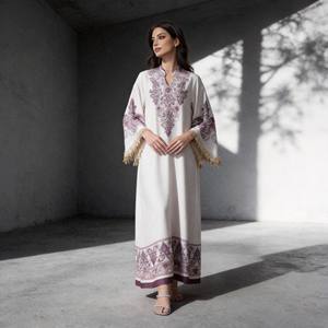 Robe Abaya élégante en polyester imprimé de haute qualité, personnalisée pour les femmes musulmanes, pour les occasions de fête - Product Image 2