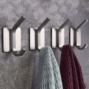 Porte-manteau mural en acier avec crochets triples pour salle de bain, idéal pour les cordons - Product Image 5