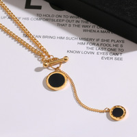 Collier Lariat pour Femme en Acier Inoxydable Plaqué Or 18K Anti-ternissement avec Pendentif Disque Noir Chiffres Romains et Fermoir à Bascule